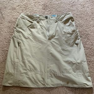 Mountain Hardwear khaki la strada skirt size 6
